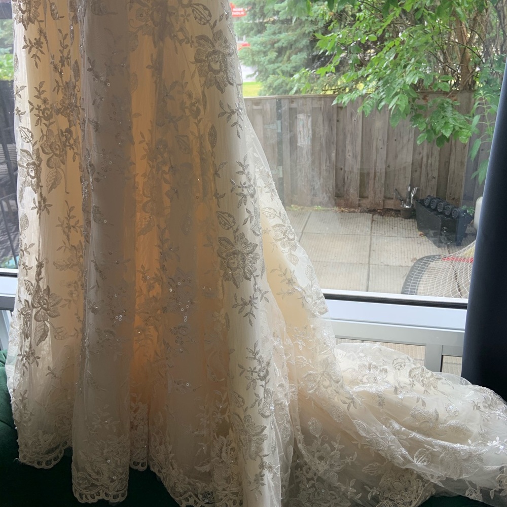 NWT Alfred Sung Ivory Lace wedding gown
